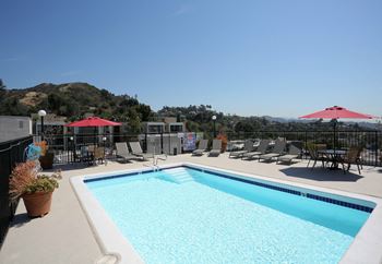 Relaxing pool